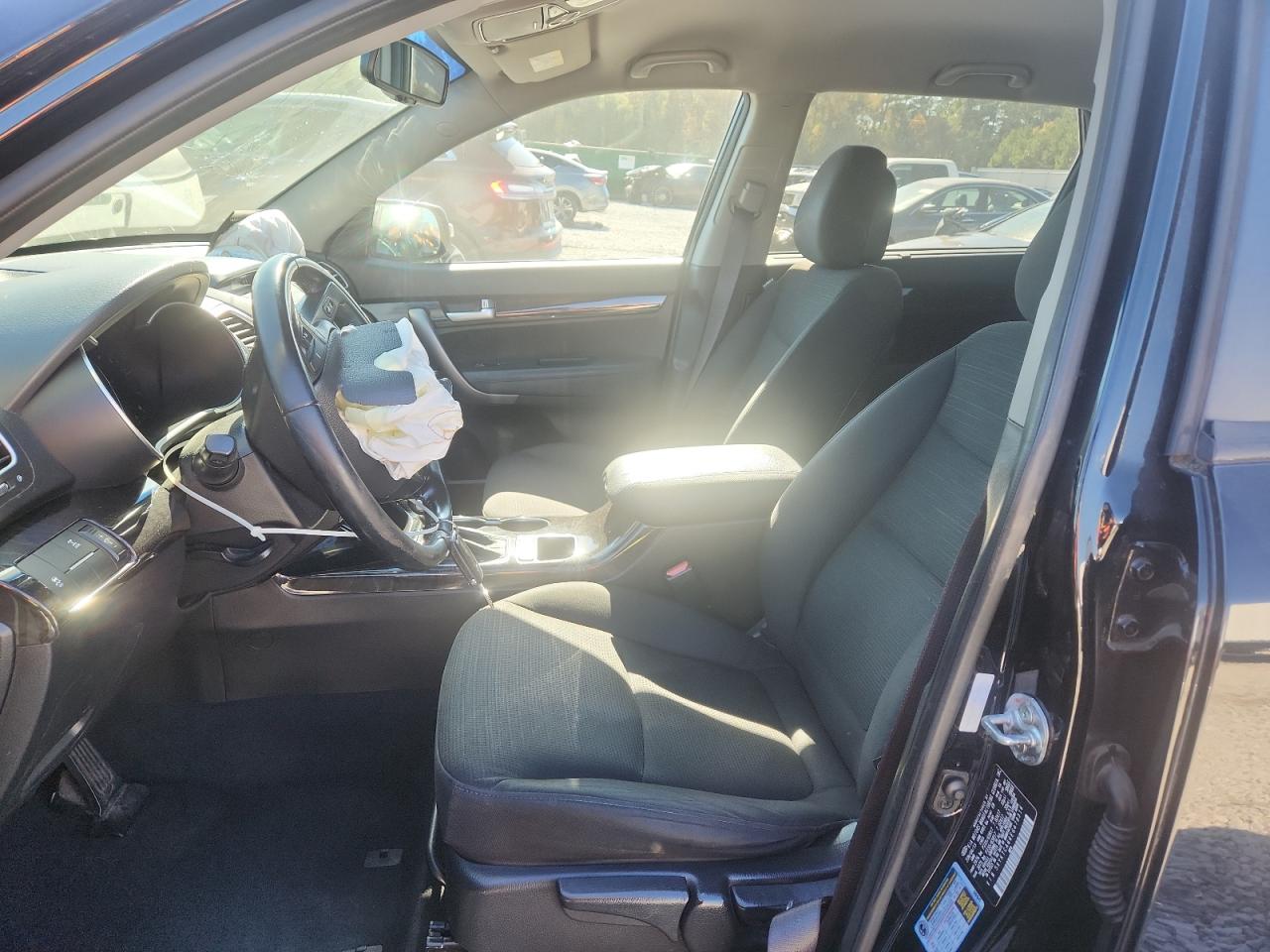 2014 KIA SORENTO LX photo 13