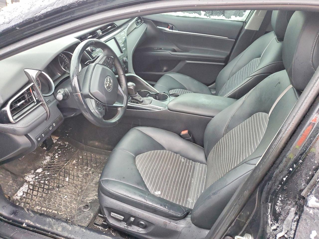 2020 TOYOTA CAMRY SE photo 13