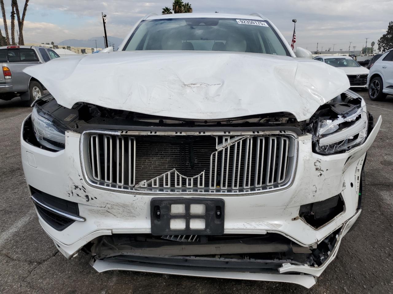 2017 VOLVO XC90 T8 photo 9