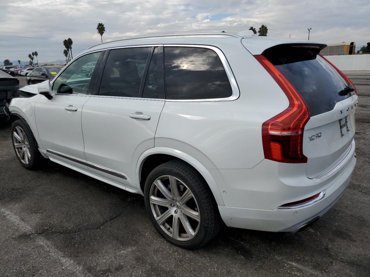 2017 VOLVO XC90 T8 photo 3