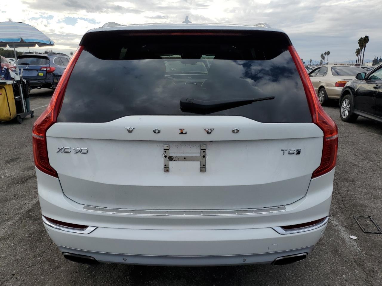 2017 VOLVO XC90 T8 photo 11