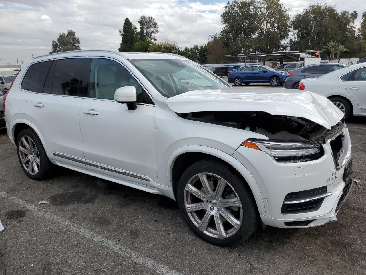 2017 VOLVO XC90 T8 photo 7