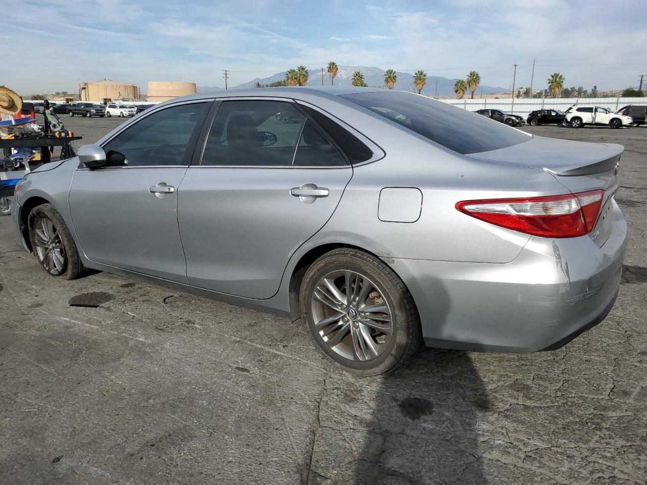 2017 TOYOTA CAMRY LE photo 2