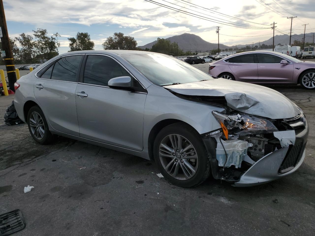 2017 TOYOTA CAMRY LE photo 4