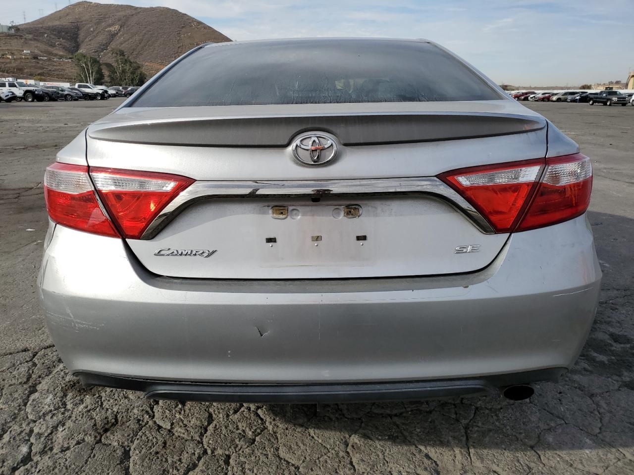 2017 TOYOTA CAMRY LE photo 6