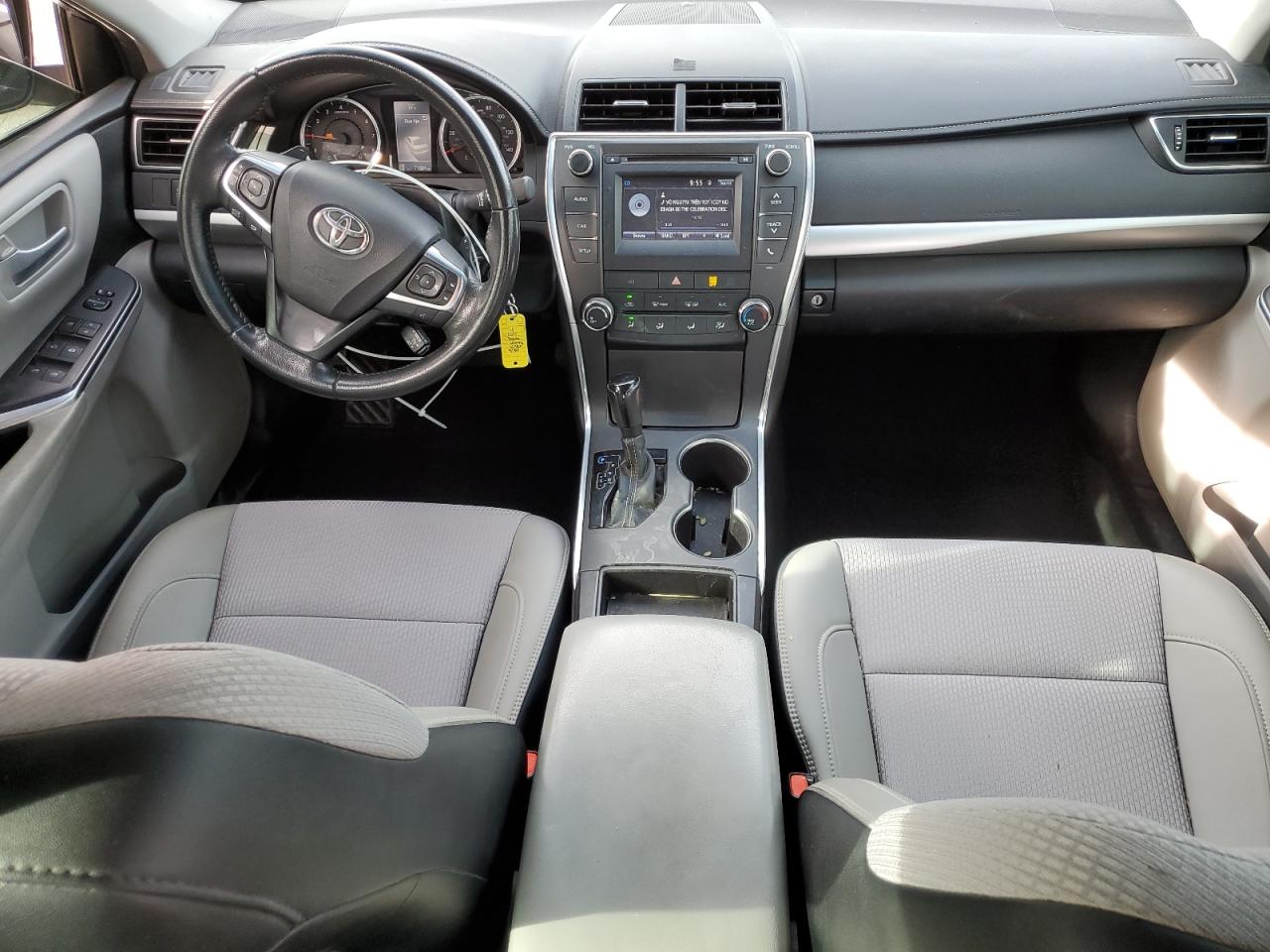 2017 TOYOTA CAMRY LE photo 8