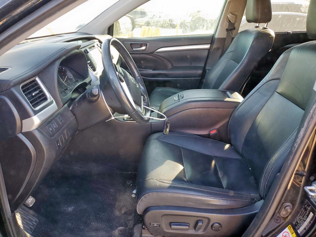 2019 TOYOTA HIGHLANDER SE photo 13