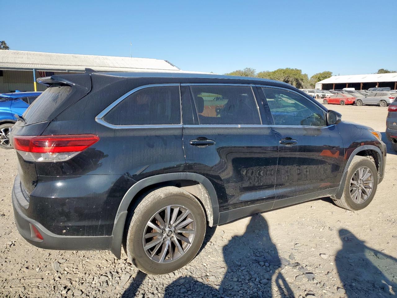 2019 TOYOTA HIGHLANDER SE photo 5