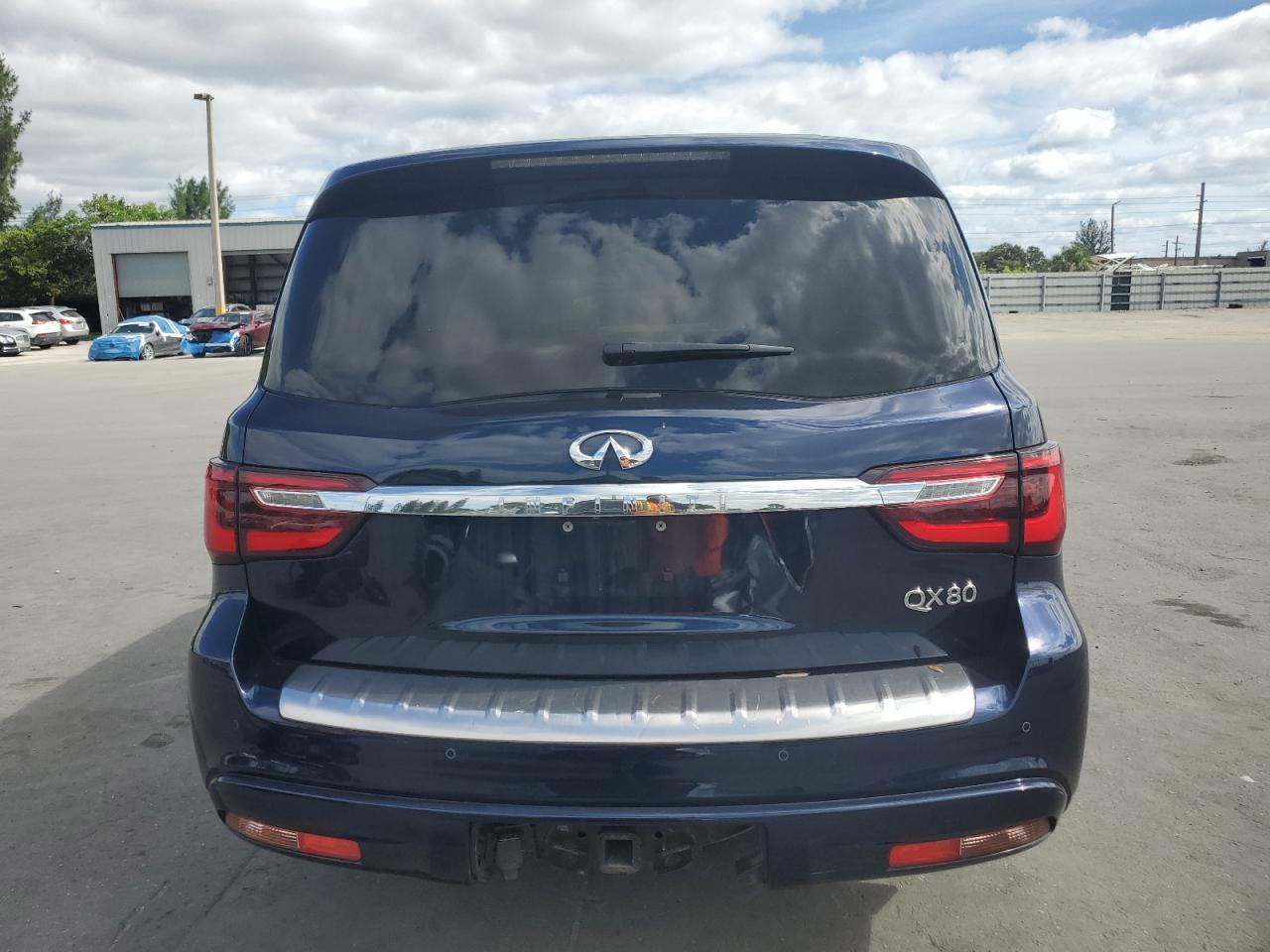2021 INFINITI QX80 LUXE photo 11