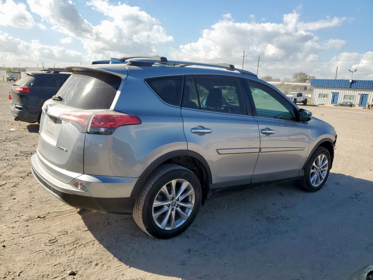 2018 TOYOTA RAV4 LIMITED photo 3