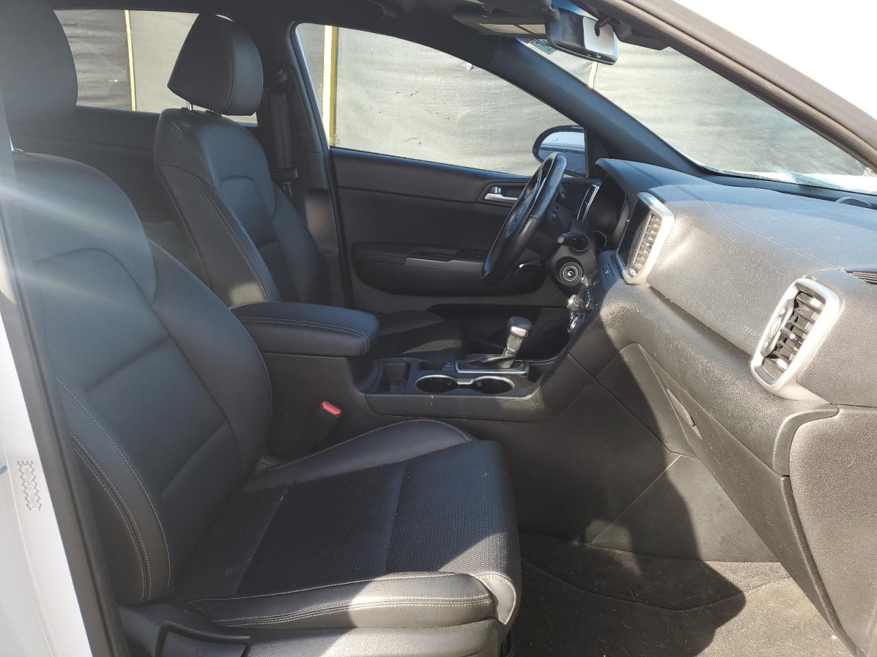 2020 KIA SPORTAGE S photo 13
