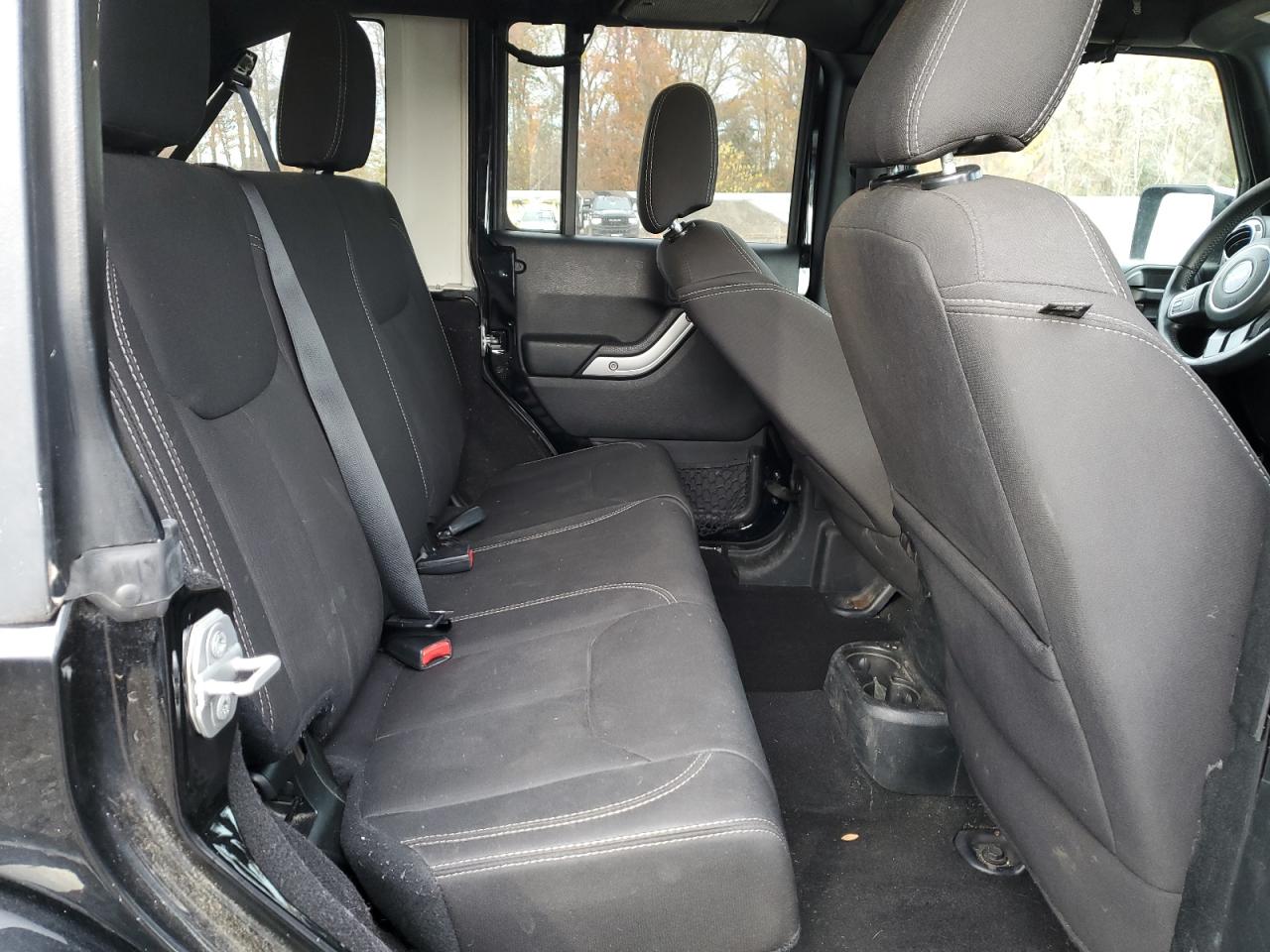 2018 JEEP WRANGLER UNLIMITED SAHARA photo 10