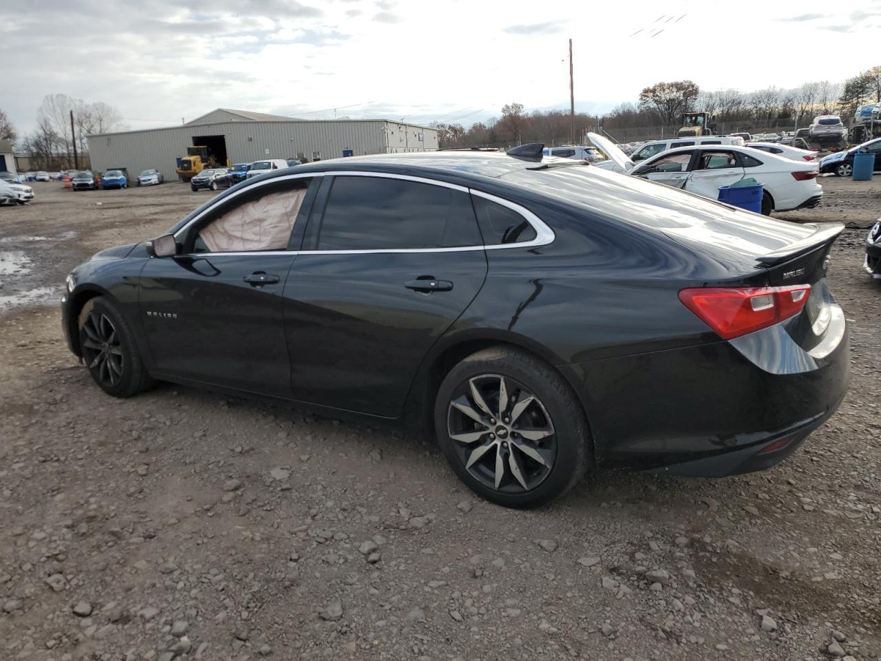 2018 CHEVROLET MALIBU photo 2
