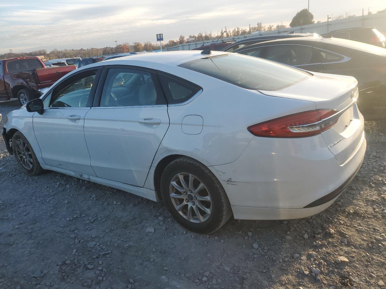 2017 FORD FUSION S photo 4