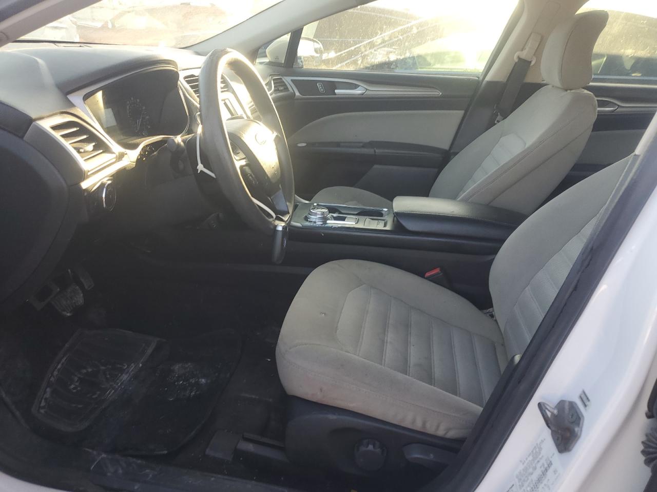 2017 FORD FUSION S photo 19
