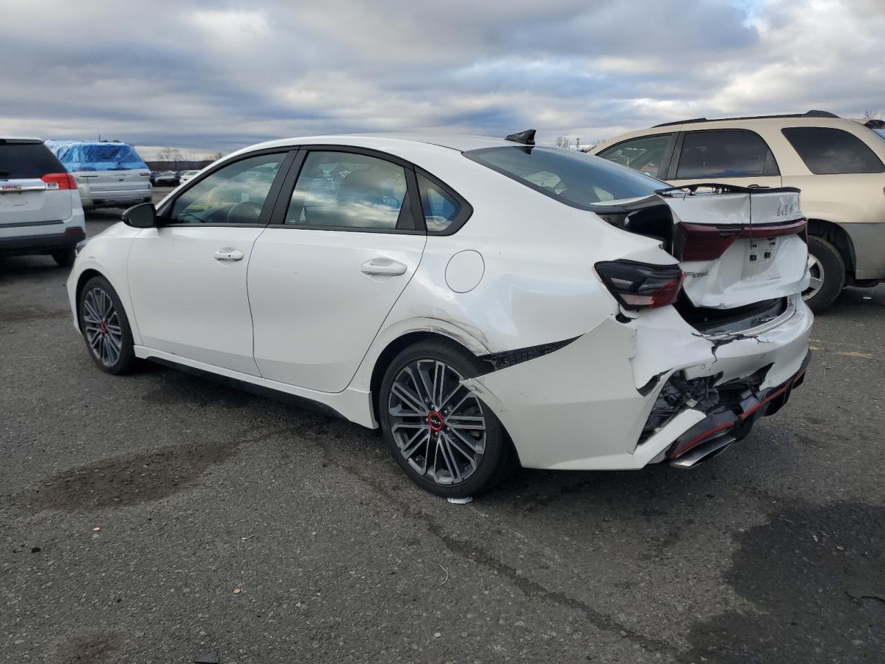 2024 KIA FORTE GT photo 3