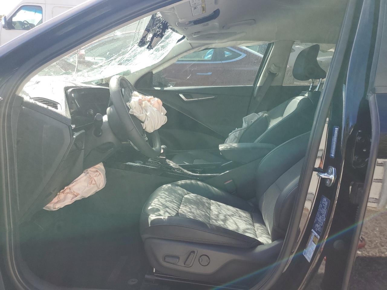 2025 KIA NIRO EX photo 19