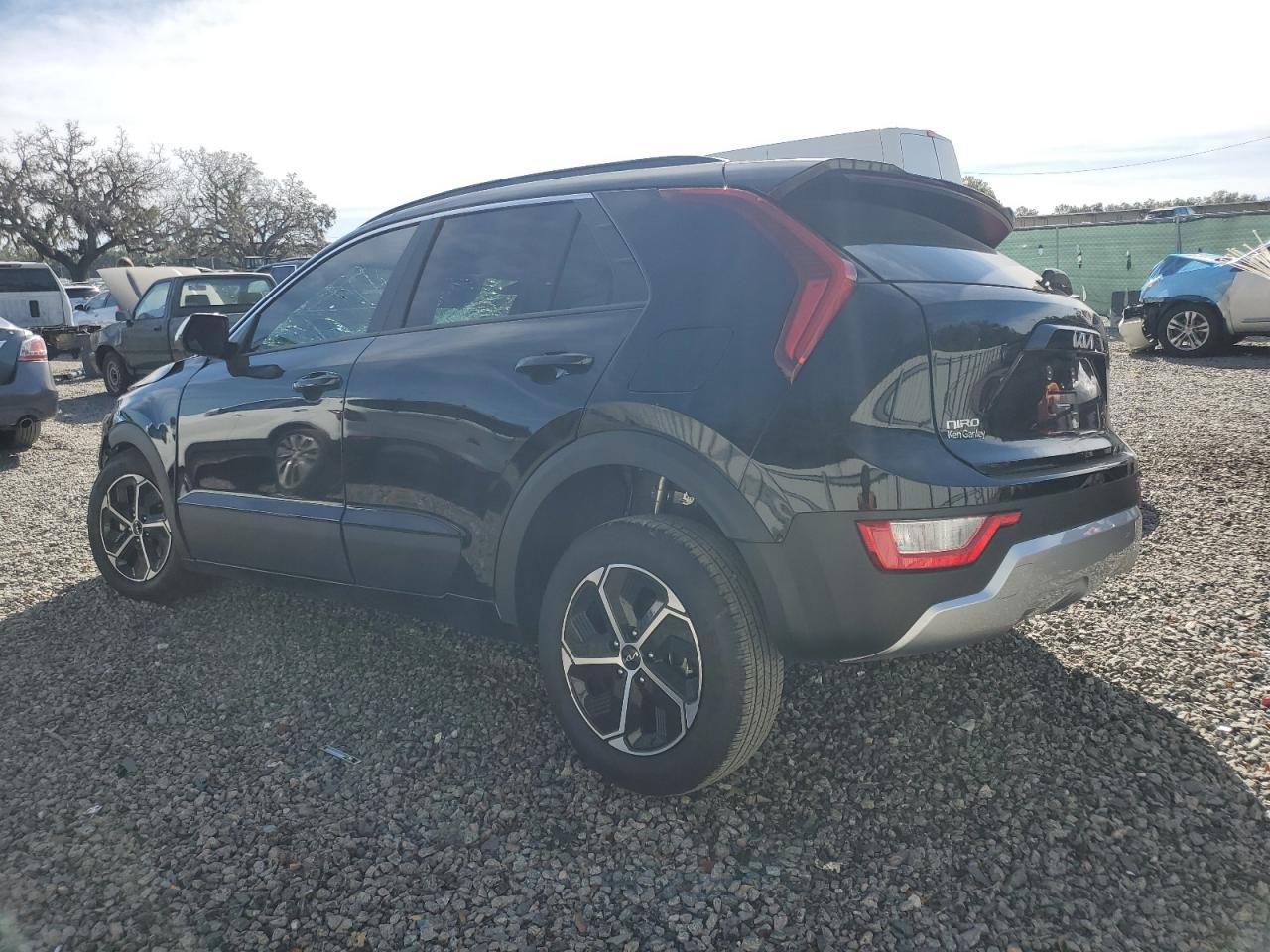 2025 KIA NIRO EX photo 4