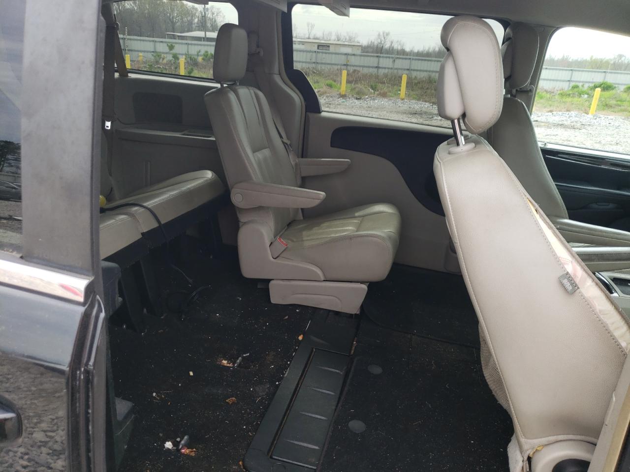 2013 CHRYSLER TOWN & COUNTRY TOURING photo 11