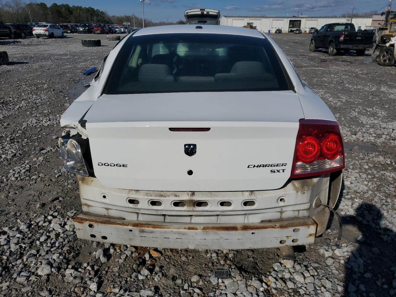 2010 DODGE CHARGER SXT photo 6