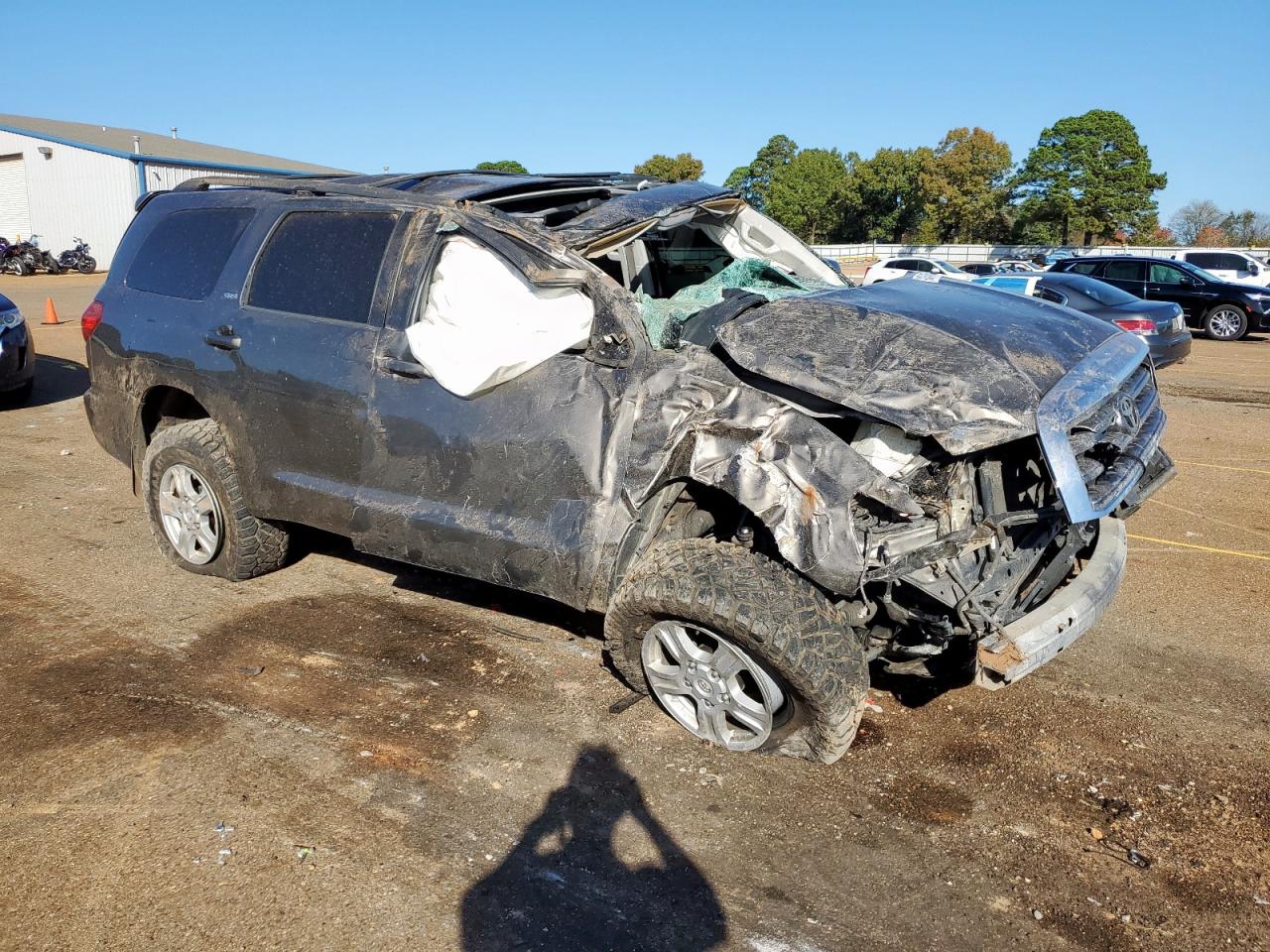 2016 TOYOTA SEQUOIA SR5 photo 4