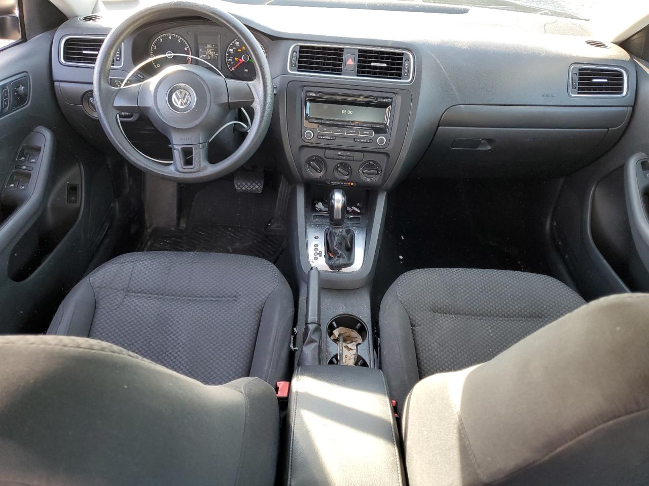 2013 VOLKSWAGEN JETTA BASE photo 22