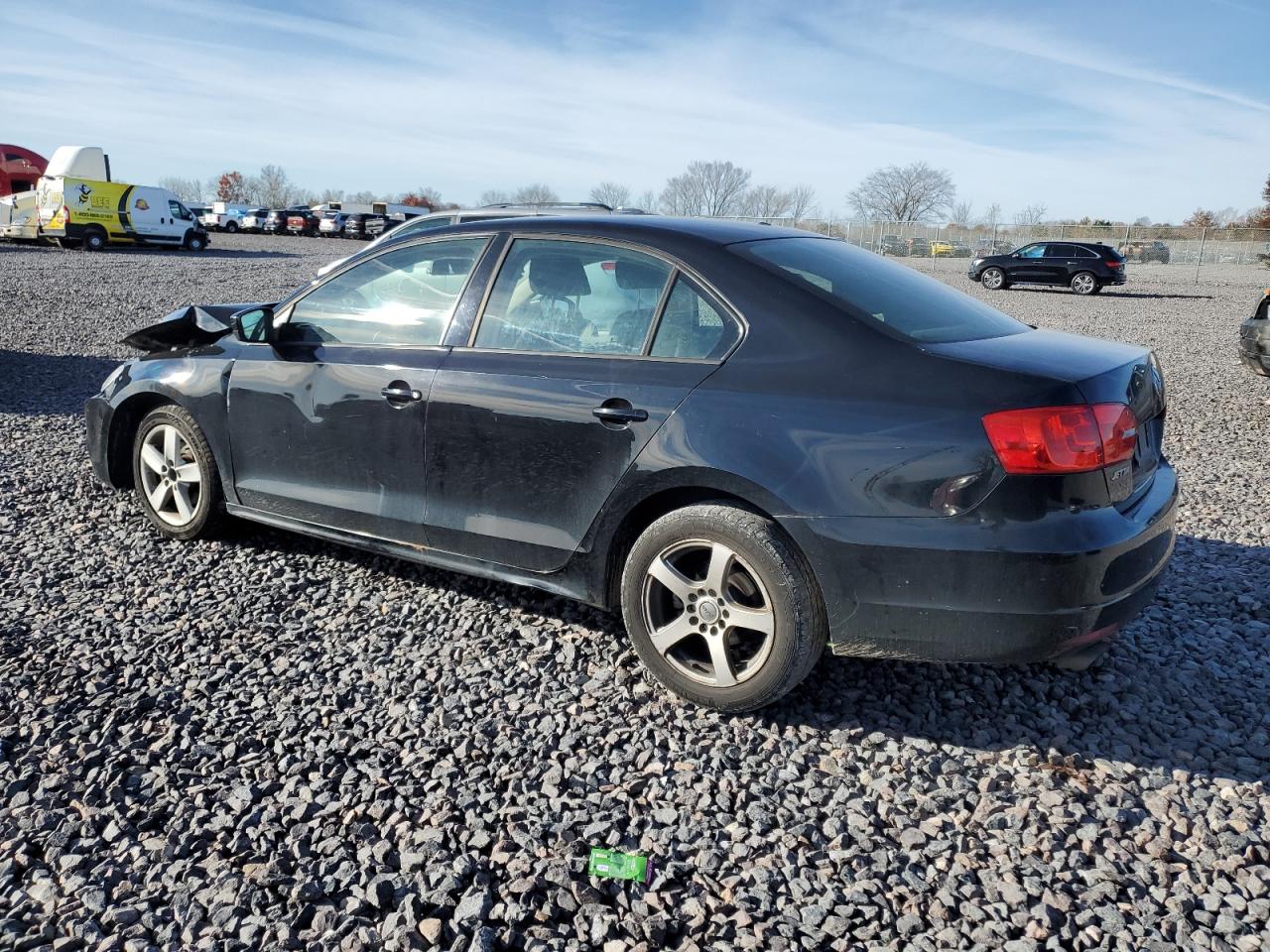 2013 VOLKSWAGEN JETTA BASE photo 4
