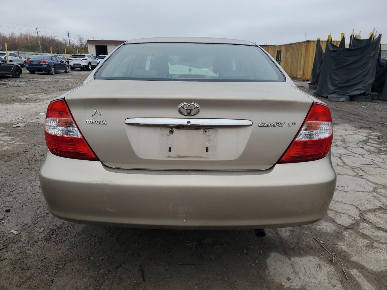 2004 TOYOTA CAMRY LE photo 11