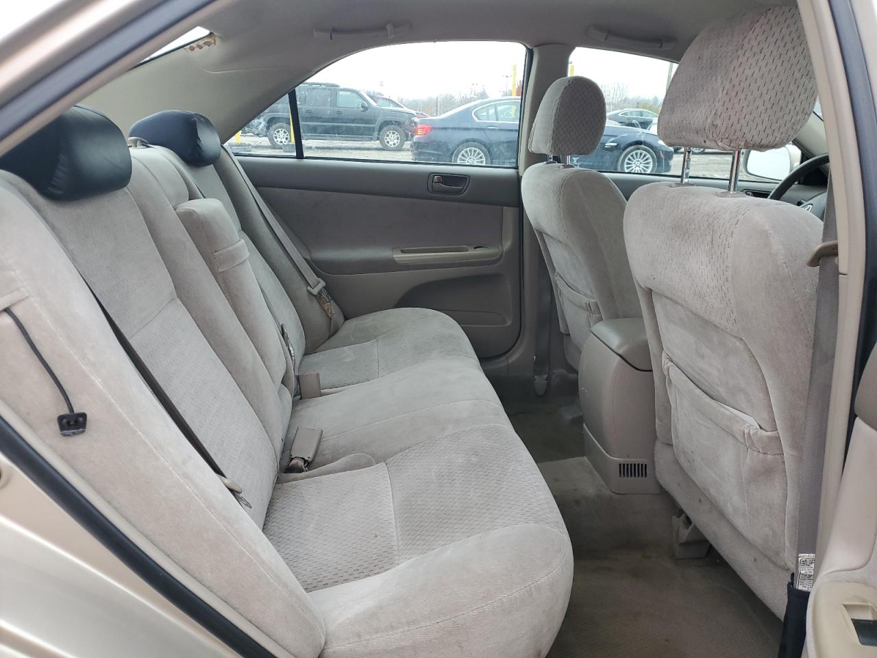 2004 TOYOTA CAMRY LE photo 19