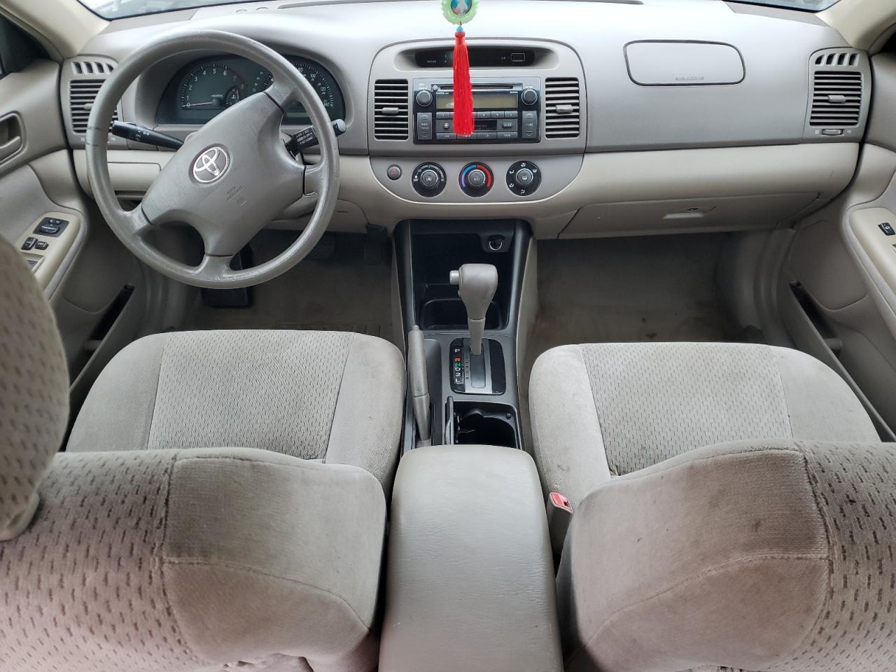 2004 TOYOTA CAMRY LE photo 15