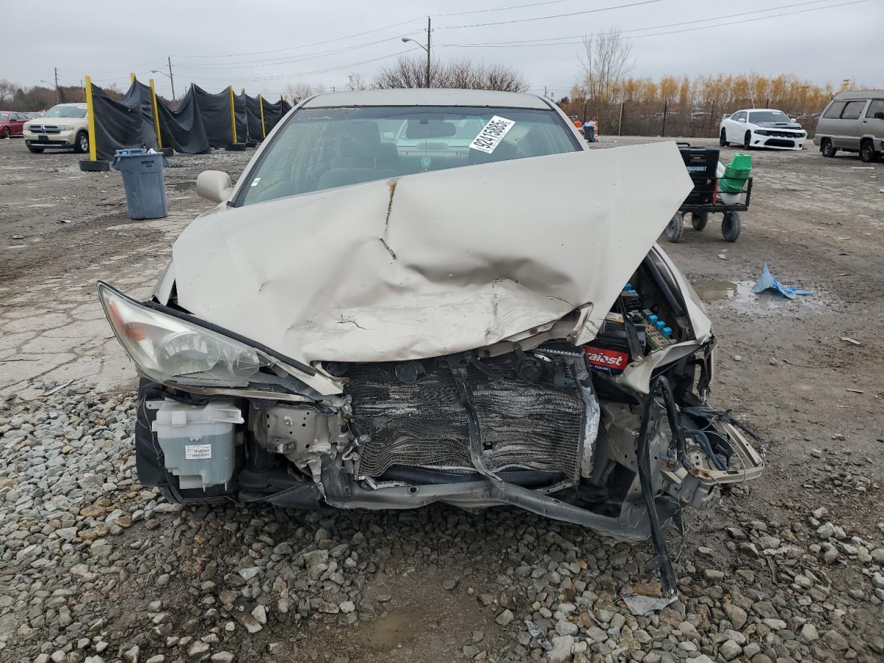2004 TOYOTA CAMRY LE photo 9