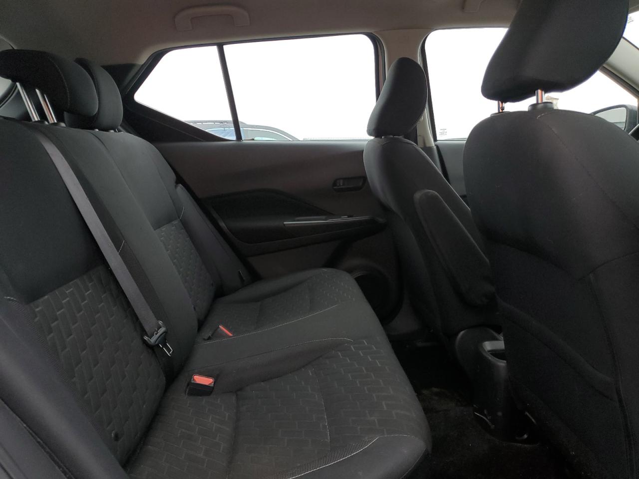 2021 NISSAN KICKS S photo 10