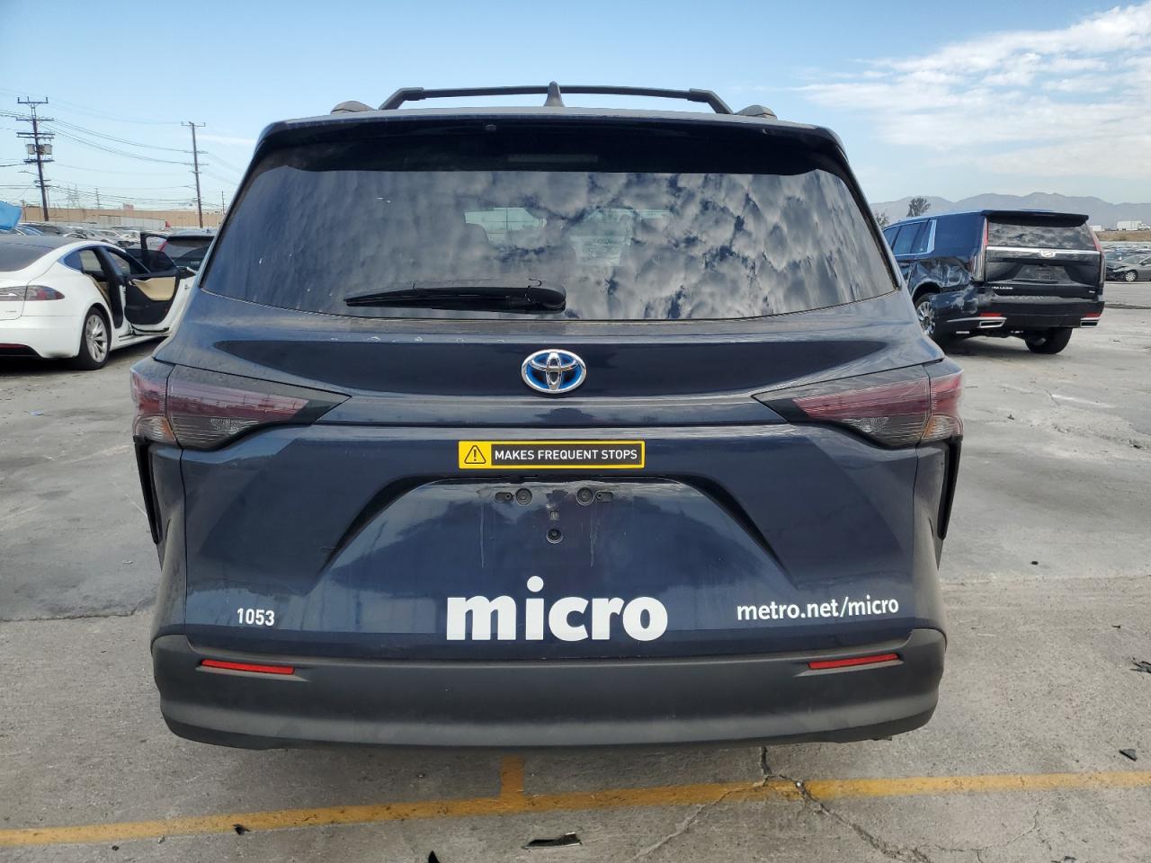 2025 TOYOTA SIENNA LE photo 6