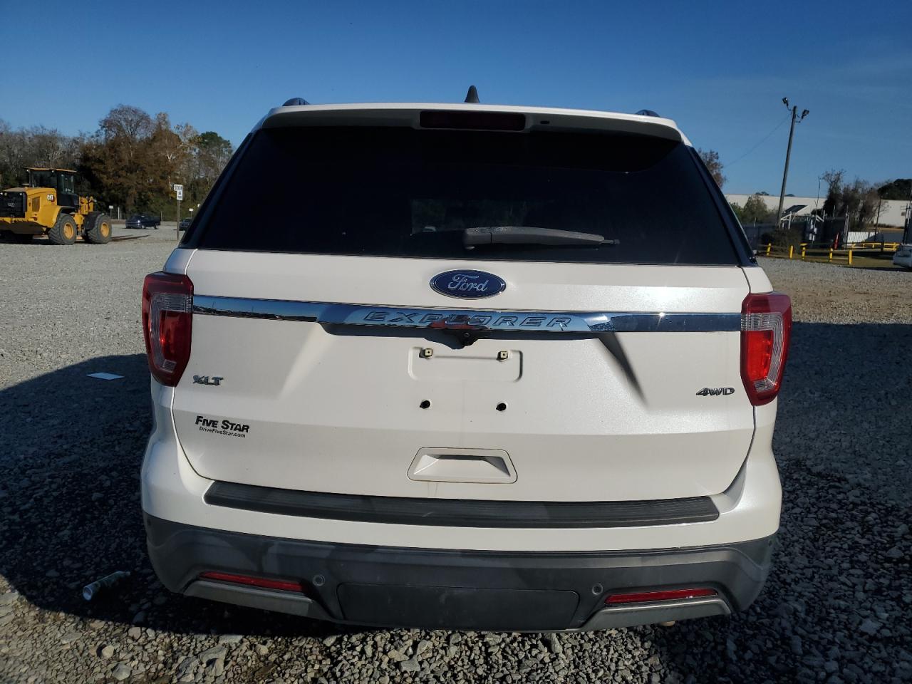 2019 FORD EXPLORER XLT photo 11