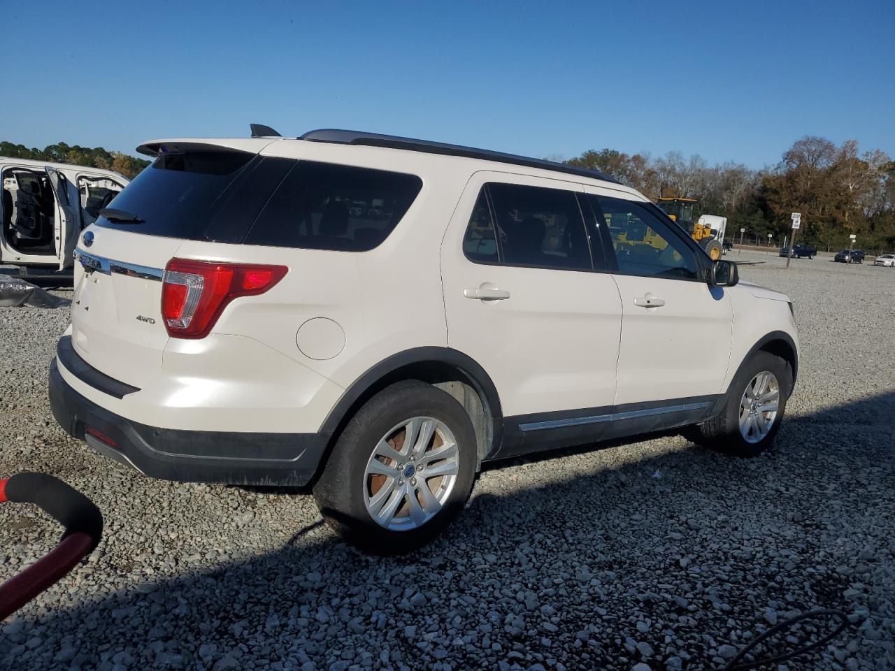 2019 FORD EXPLORER XLT photo 5