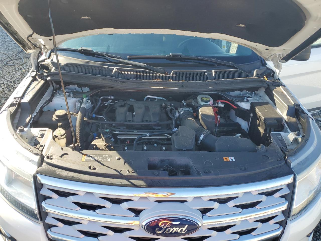 2019 FORD EXPLORER XLT photo 23