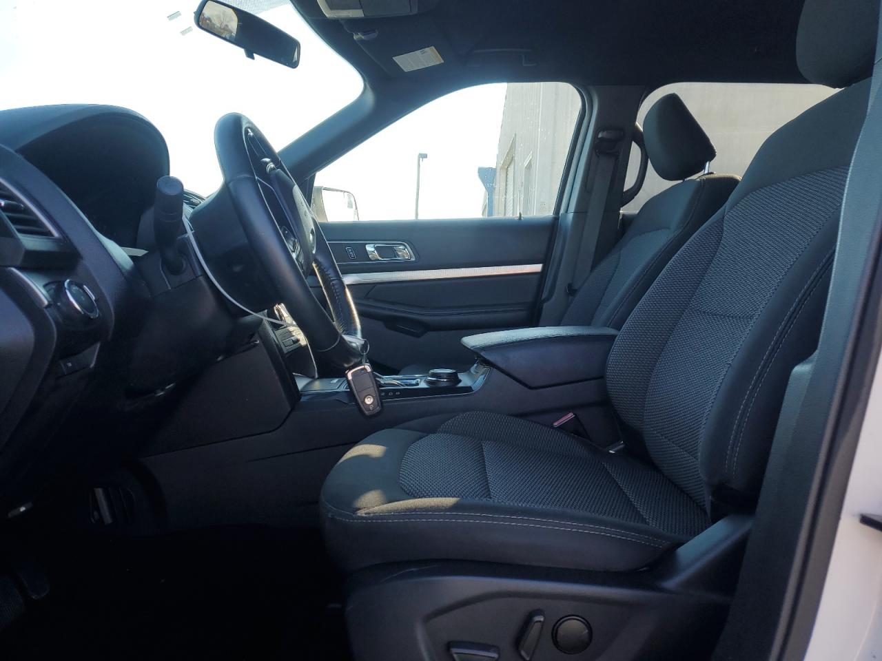 2019 FORD EXPLORER XLT photo 13