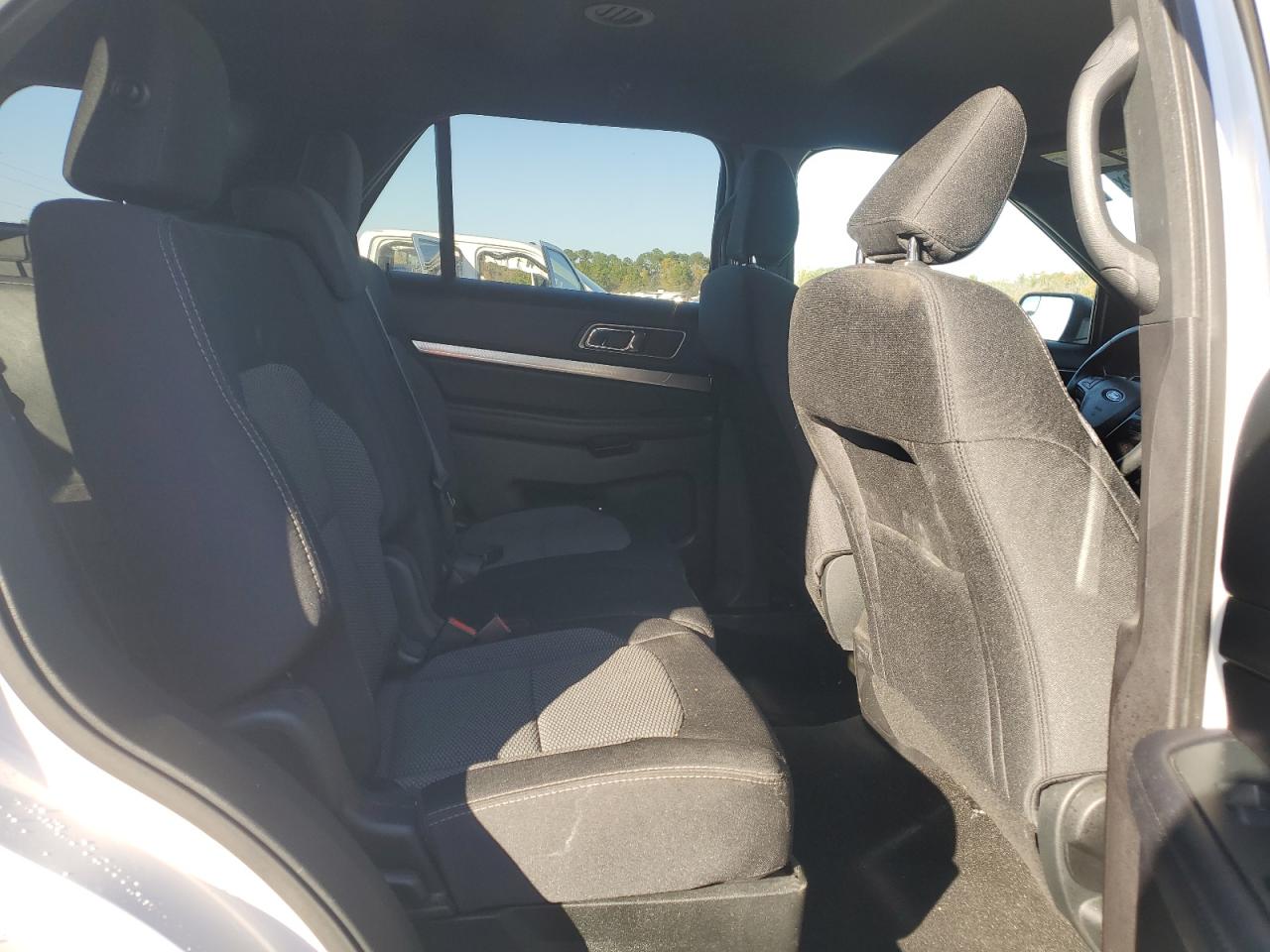 2019 FORD EXPLORER XLT photo 21