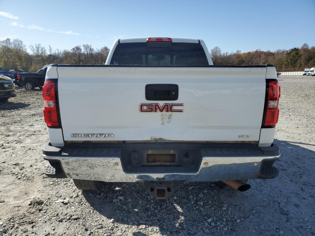 2017 GMC SIERRA K2500 SLT photo 11