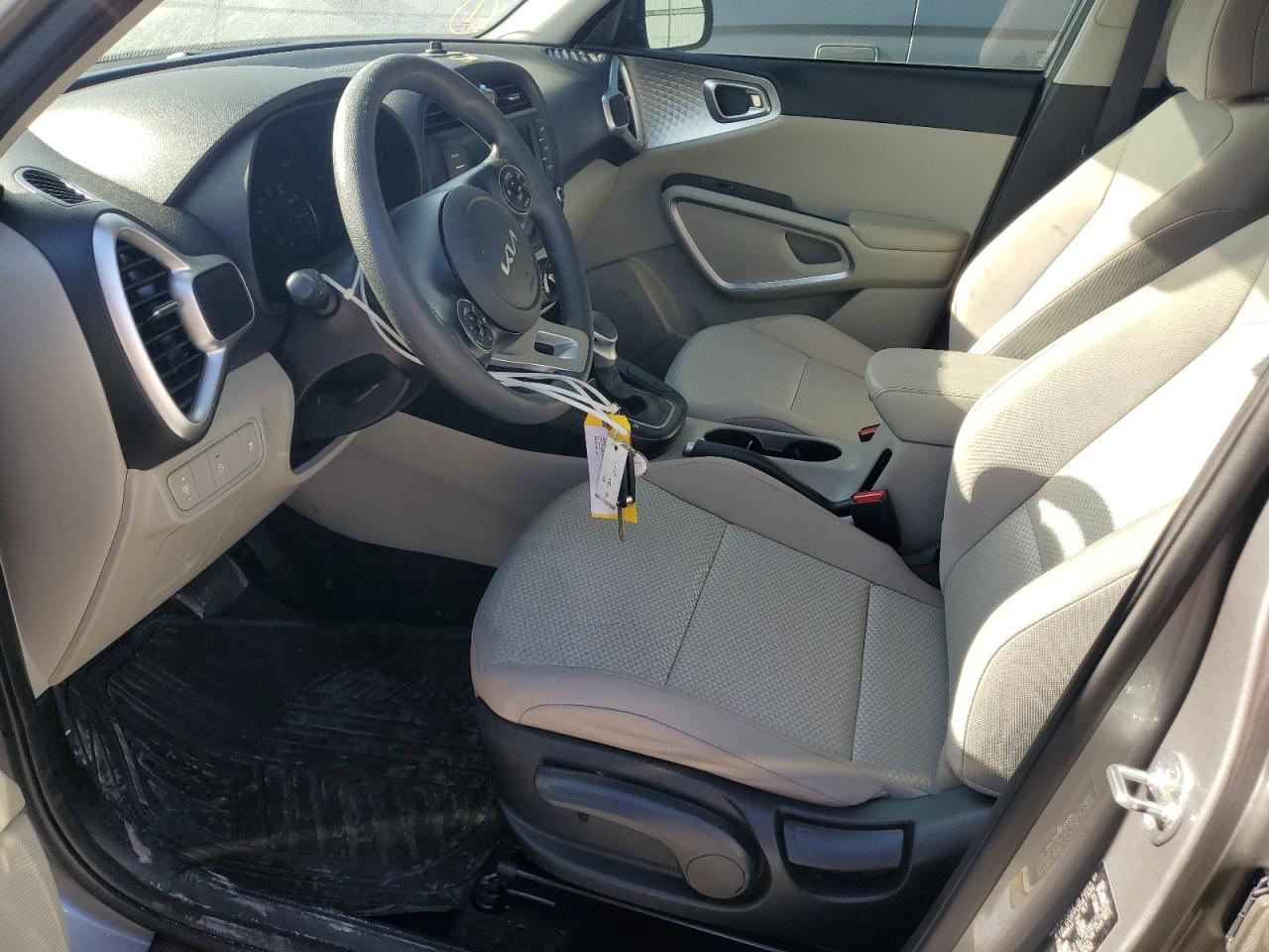 2022 KIA SOUL photo 7