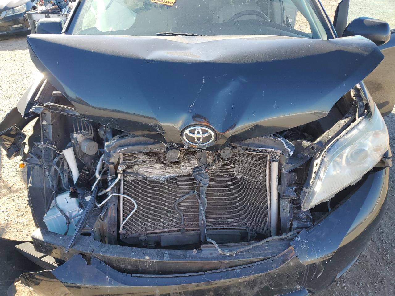 2016 TOYOTA SIENNA XLE 8-PASSENGER photo 12