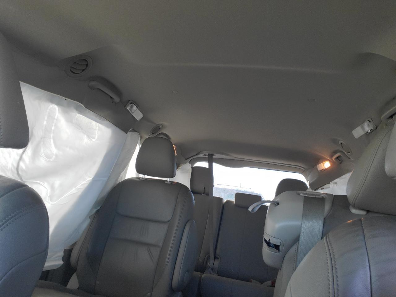 2016 TOYOTA SIENNA XLE 8-PASSENGER photo 10