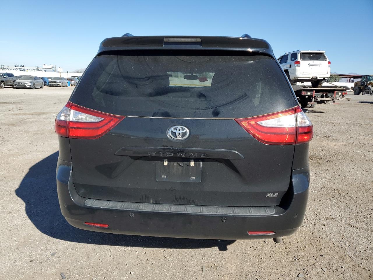 2016 TOYOTA SIENNA XLE 8-PASSENGER photo 6