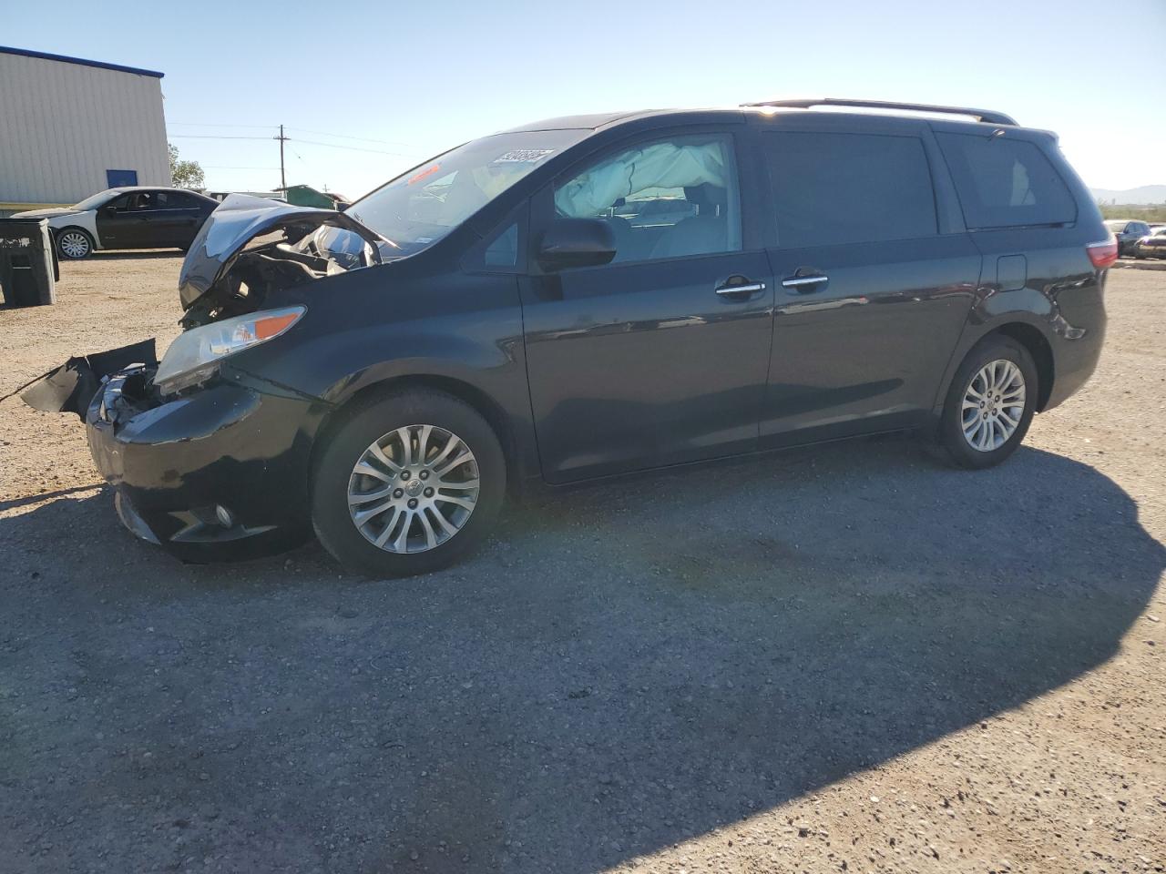 2016 TOYOTA SIENNA
