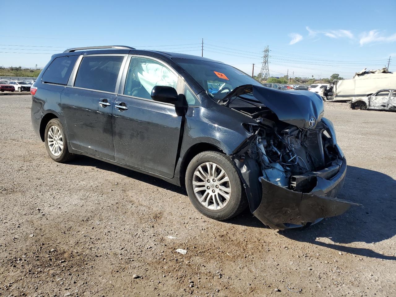 2016 TOYOTA SIENNA XLE 8-PASSENGER photo 4