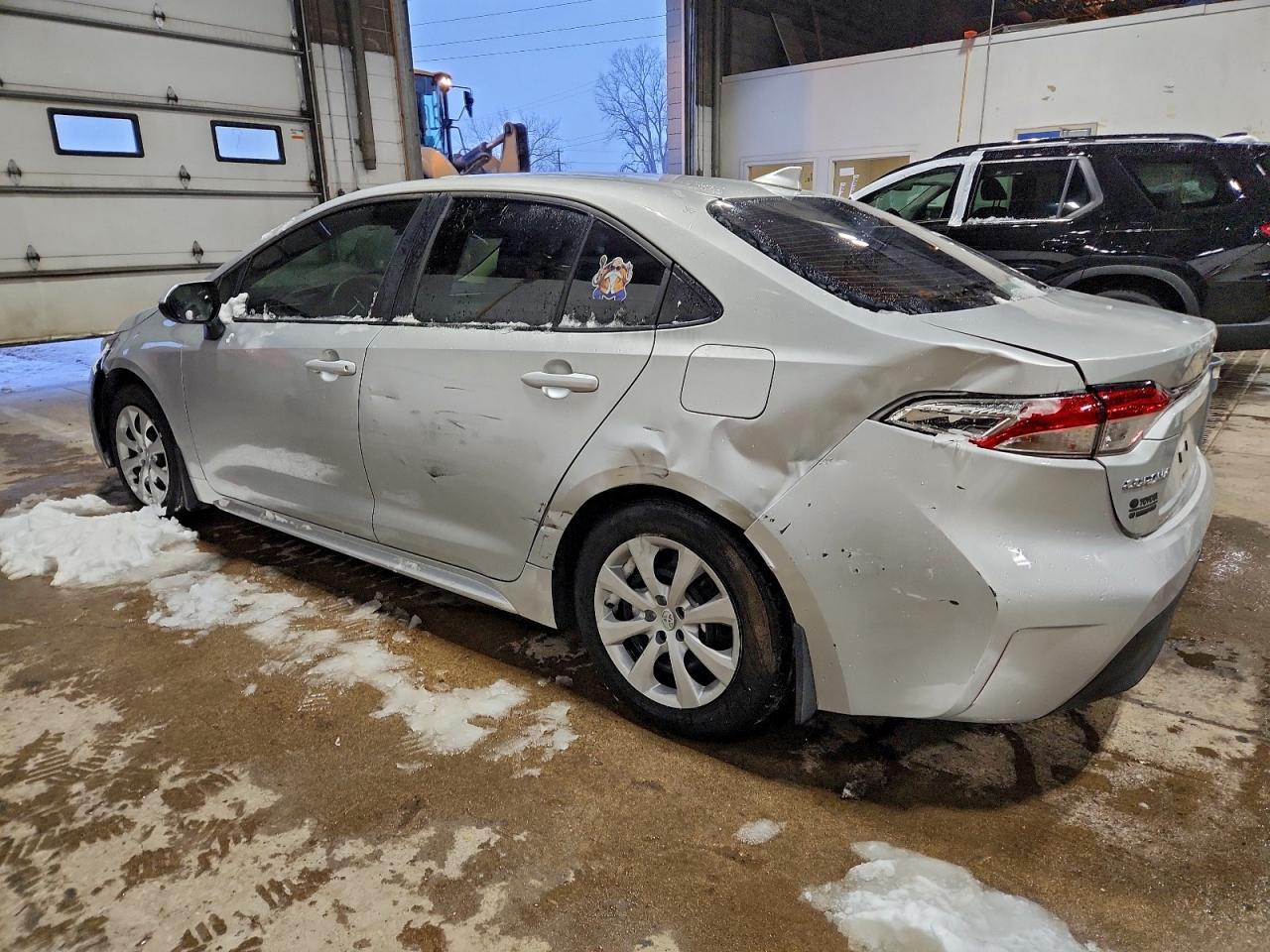 2024 TOYOTA COROLLA LE photo 3