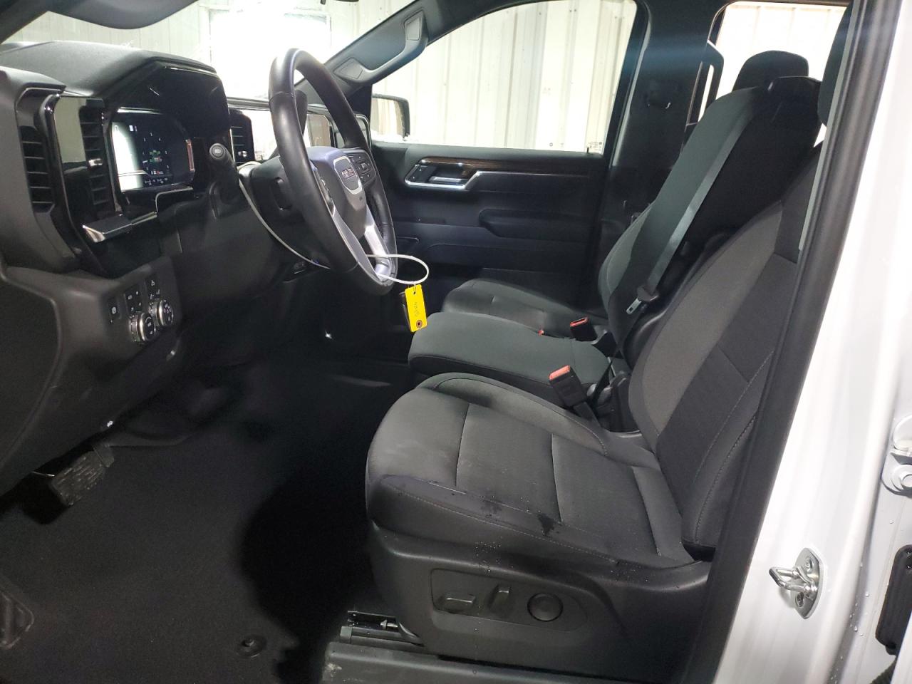 2025 GMC SIERRA K1500 ELEVATION photo 13