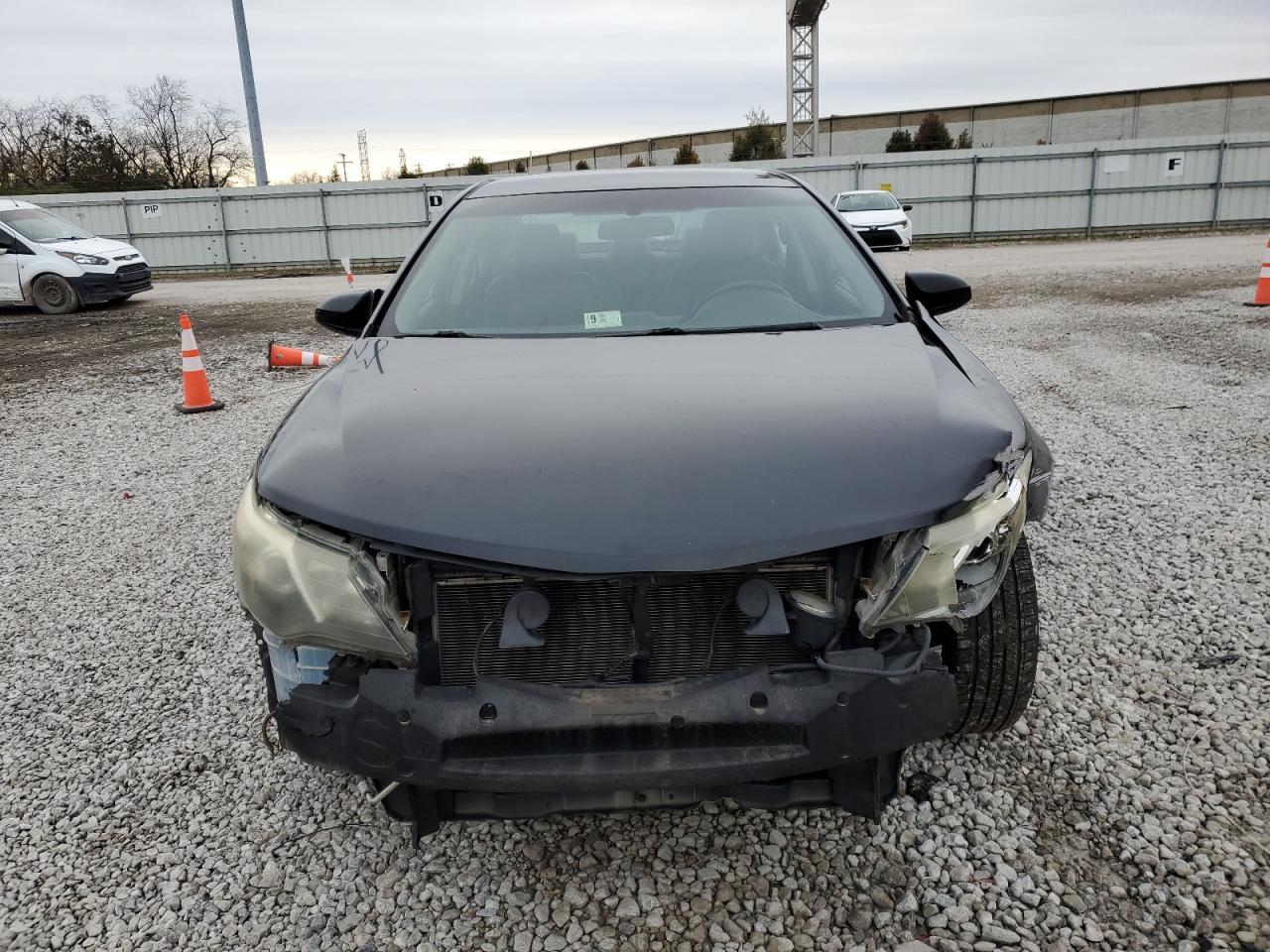 2013 TOYOTA CAMRY SE photo 5