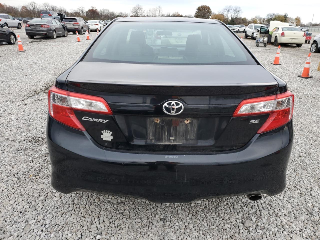 2013 TOYOTA CAMRY SE photo 6