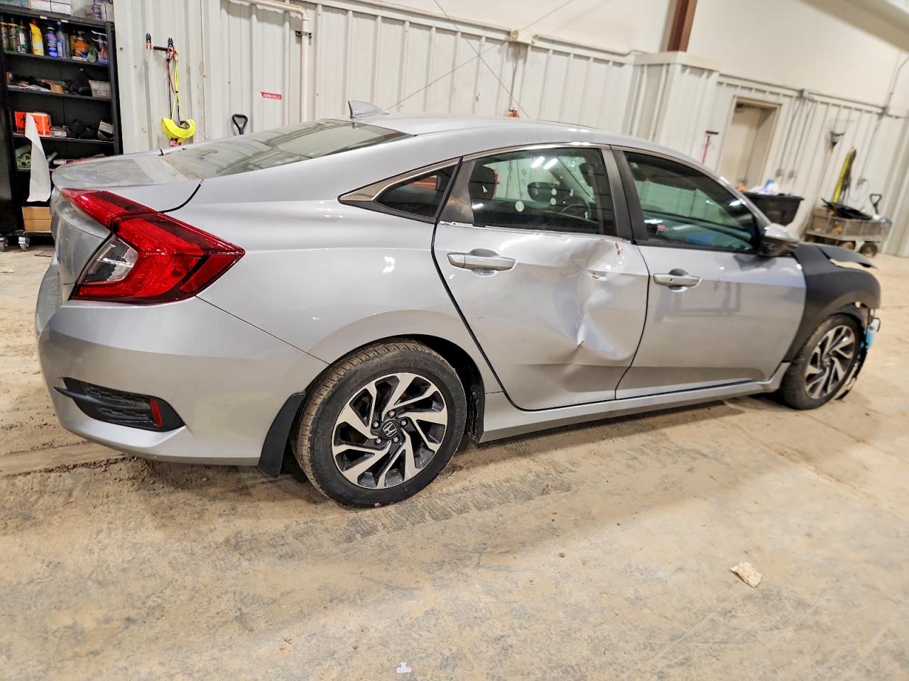 2017 HONDA CIVIC EX photo 3